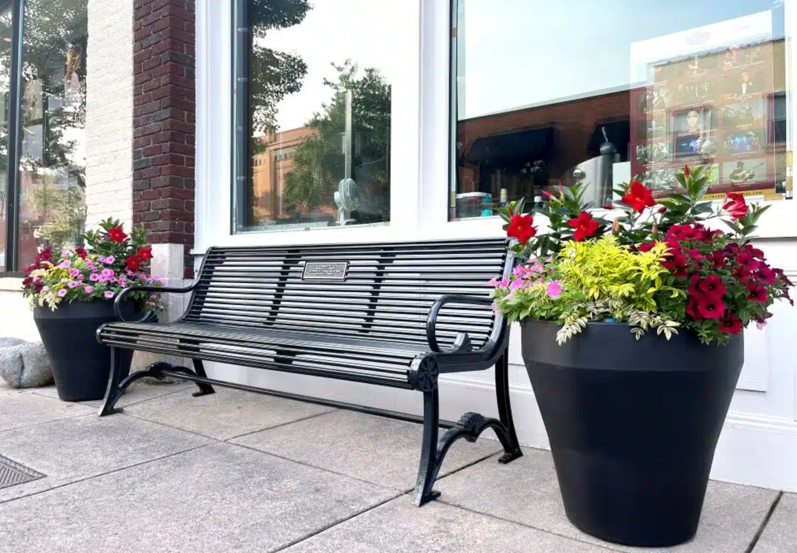 Crescent Garden Rim TruDrop Planter - Thumbnail 4