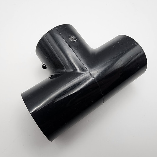 Dura 401-010B 1 inch Black PVC Tee angled profile view MPN: 401-010B