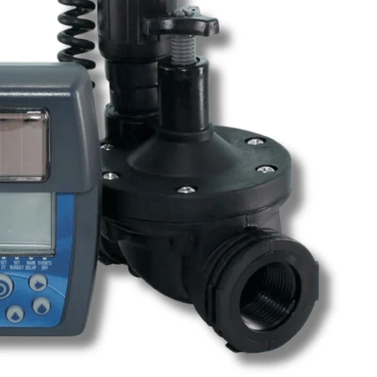 DIG LEIT-1 Solar Timer close-up of 1 inch inline valve connection MPN: ILV100