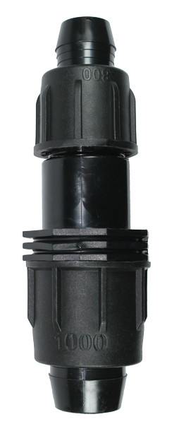 Irritec Easy Loc Reducing Coupling, vertical close-up of black 1-inch to 3/4-inch poly tubing transition MPN: ELRC134
