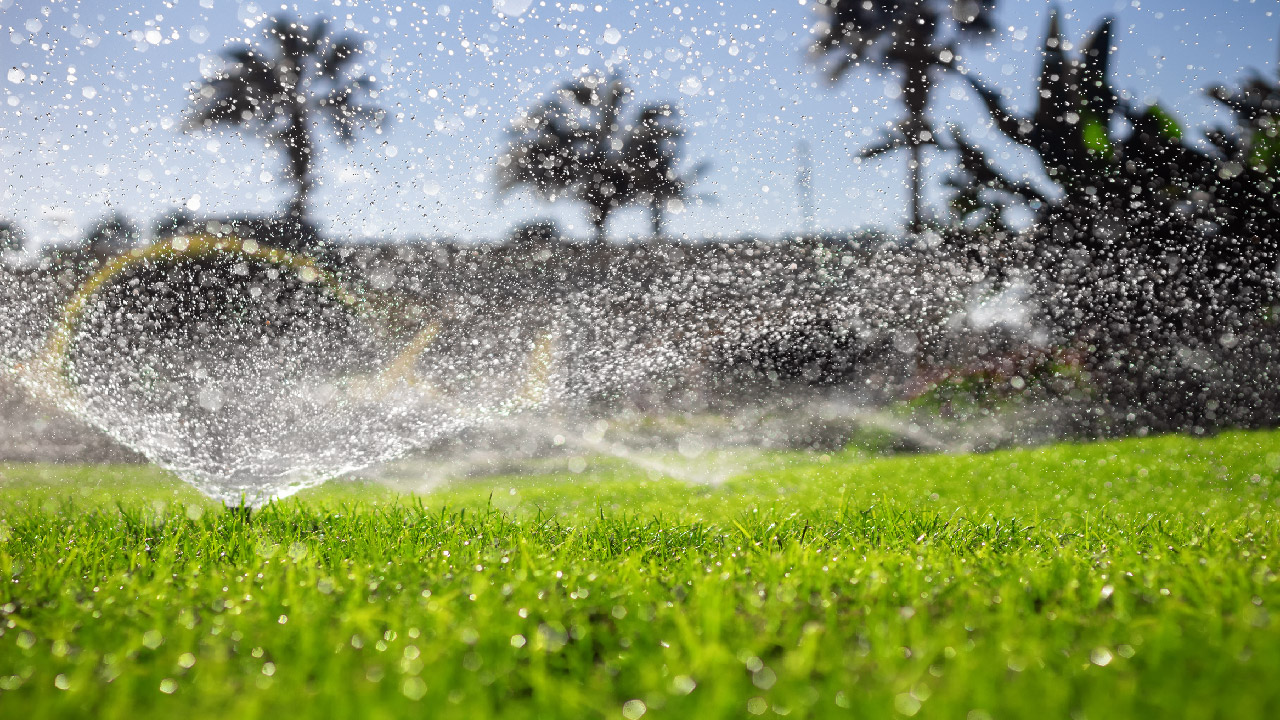 Lawn Sprinklers: Sprinkler Installation and Maintenance Lawn Sprinklers: Sprinkler Installation and Maintenance