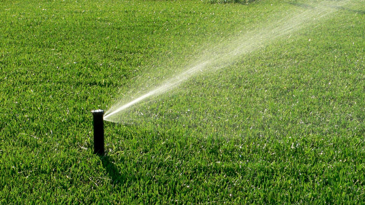 How to Turn on a Sprinkler system in the Spring How to Turn on a Sprinkler system in the Spring