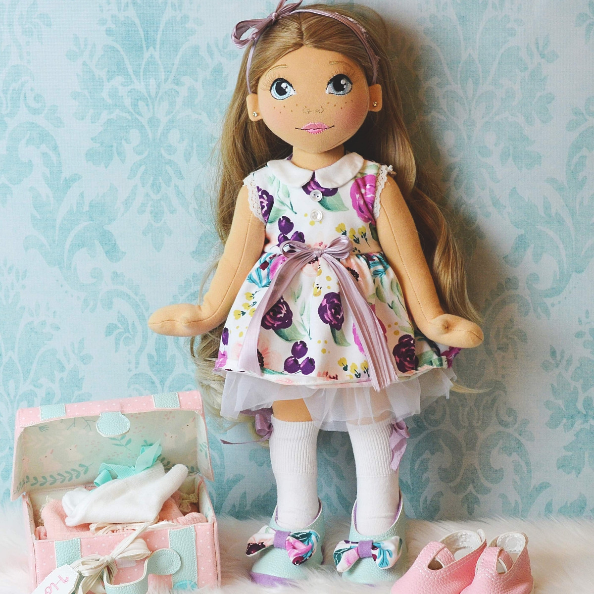 In the Hoop Doll Shoes Set 1 For Holly 