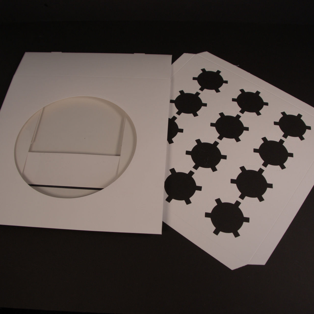 Pack x 10 Cardboard 12 Cupcake box White with window 300 x 300 x 75mm