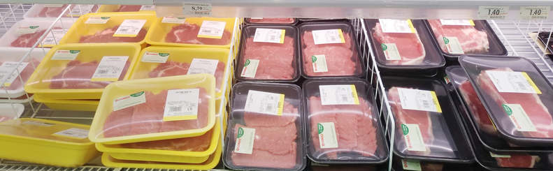 polystyrene-meat-trays-overwraped-in-counter.jpg