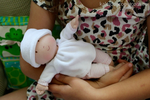 Bonikka - Grace Baby Doll in Carry Cot With Bottle & Blanket