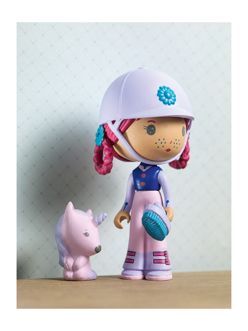 Meet Joe the horse-loving figurine with her horse brush and sidekick Gala the unicorn.