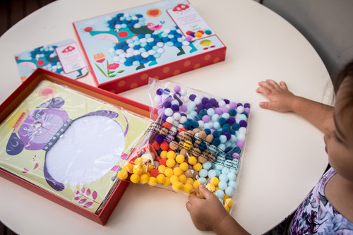 Djeco - Dogs to Stroke Pompom Collage Djeco - Dogs to Stroke Pompom Collage