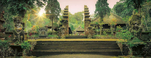 Ravensburger 1000pc Pura Luhur Batukaru Temple, Bali Puzzle