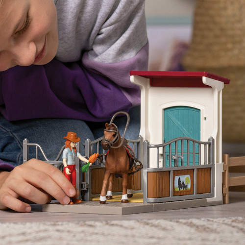 Schleich Horses - Horse Box with Hannah & Cayenne | 42710 Schleich Horses - Horse Box with Hannah & Cayenne | 42710