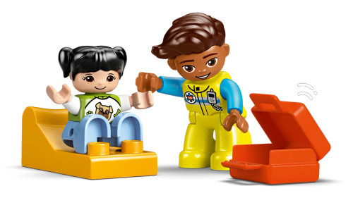 LEGO® DUPLO® - Ambulance & Driver  10447 LEGO® DUPLO® - Ambulance & Driver  10447