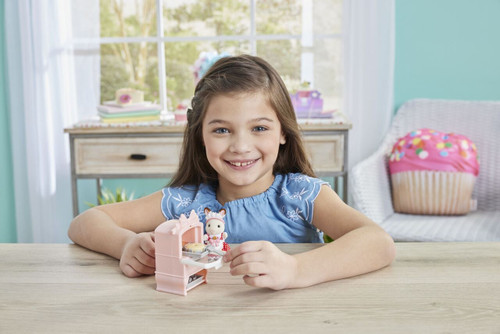 Sylvanian Families - Village Cake Shop Starter Set**very slight damage corner of box** Sylvanian Families - Village Cake Shop Starter Set**very slight damage corner of box**