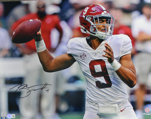 Bryce Young Signed Alabama Crimson Tide 16x20 Close-up in Sunshine Photo-Beckett Bryce Young Signed Alabama Crimson Tide 16x20 Close-up in Sunshine Photo-Beckett