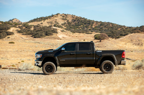7 INCH LIFT KIT | FRONT SPACERS AND REAR TRAIL PERFORMANCE SHOCKS - 153713BK