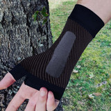 OS1st WS6 Performance Wrist Sleeve is available in black, and in sizes small through extra large. Features six zones of graduated compression, flexible fit and anatomical design.
