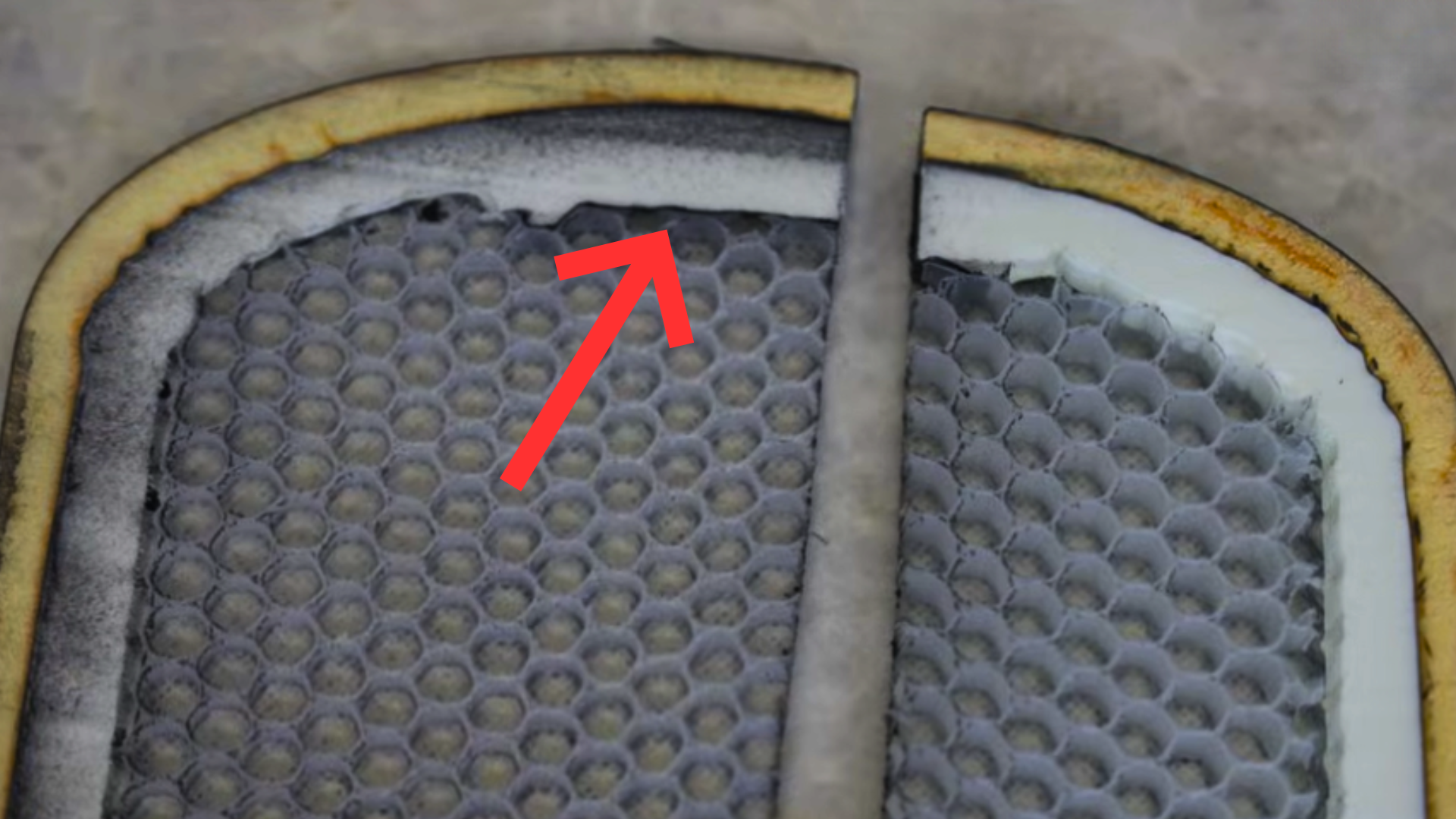 JOOLA Pro V core reinforcement showing added carbon fiber layer for durability