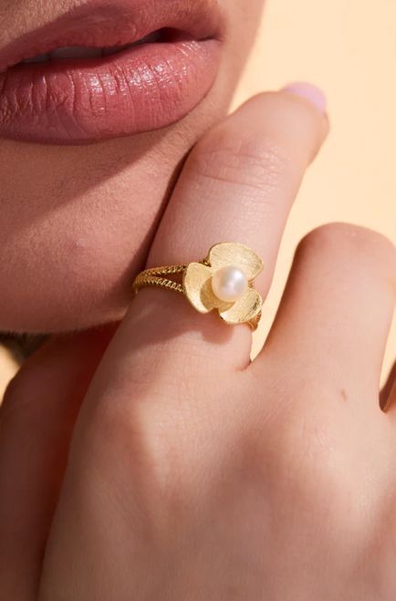 Broad Leaf Gold Adjustable Ring
