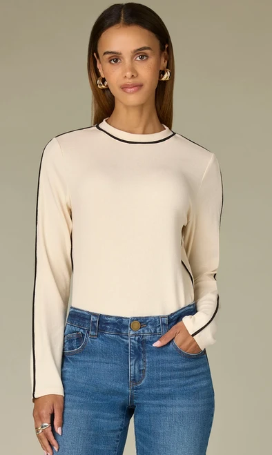 Contrast Piping Detail T-Shirt