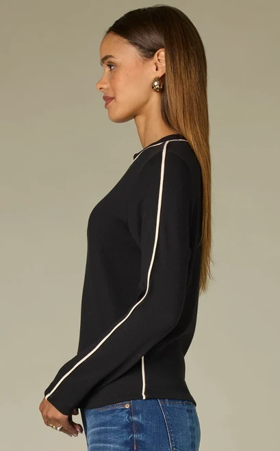 Contrast Piping Detail T-Shirt