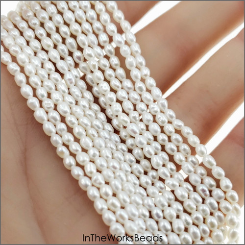 Freshwater Pearl Rice Shape - White 2.5mm