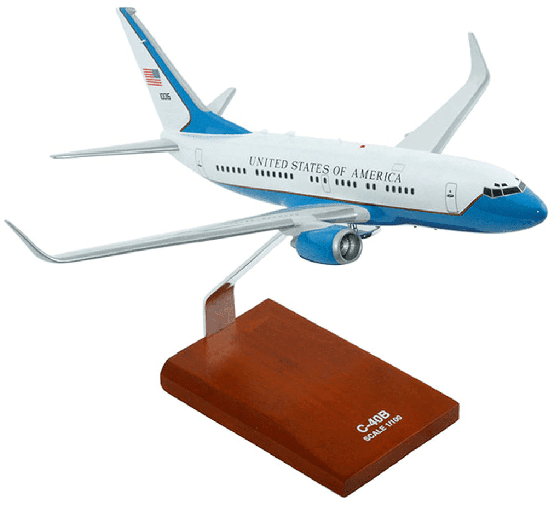 アメリカ空軍 C-40B 01-0015 1/200 USA - Air Force C-40B (737-700 BBJ) 01-0015 with stand 05016 1:200