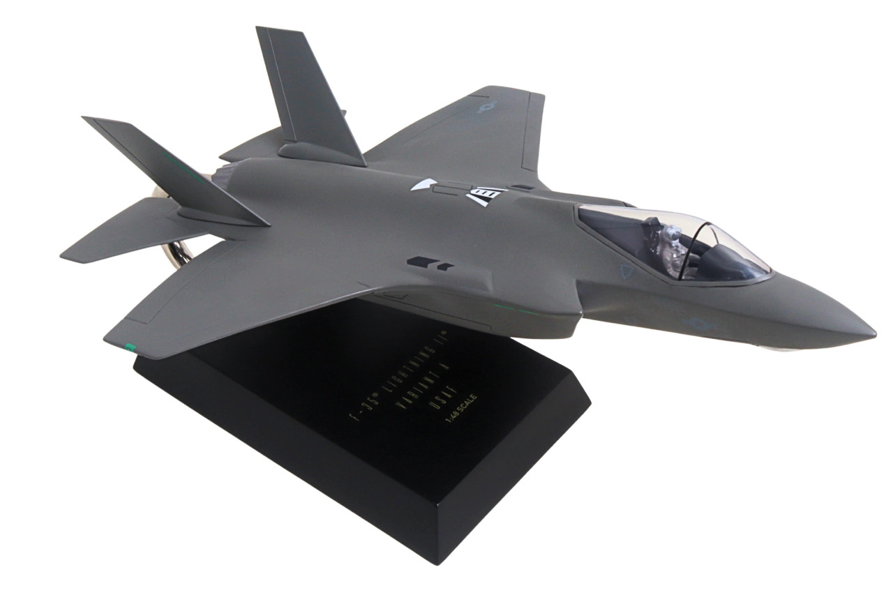 SUMA様非売品・未使用／F-35A LIGHTNING II 1/48スケール F-35A Lightning II USAF Model Airplane - New Edition