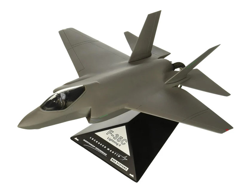 Carrier-based F-35C Lightning II military jet collectible model
