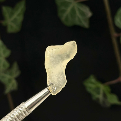 Libyan Desert Glass - Libyan Gold Tektite- AA Grade- 3.3 g- 12402