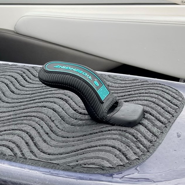 Surfboard Fins, Leash Cups, Footstrap Inserts, FCS, Futures Fins & Boxes