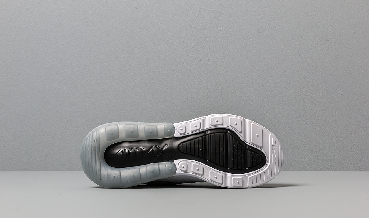 bottom of nike 270