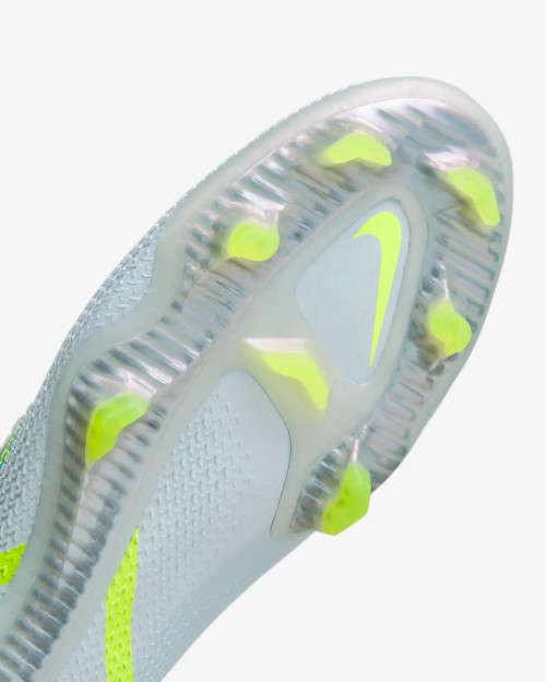 Nike Phantom GT2 Club Dynamic Fit FG Soccer Cleats