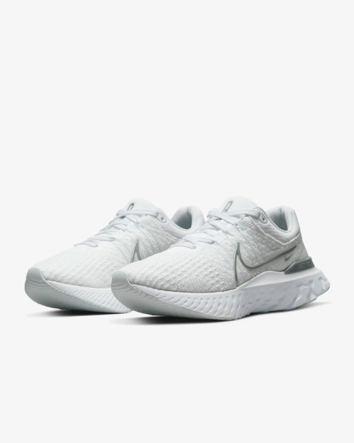 Nike Women's React Infinity Run Flyknit 3