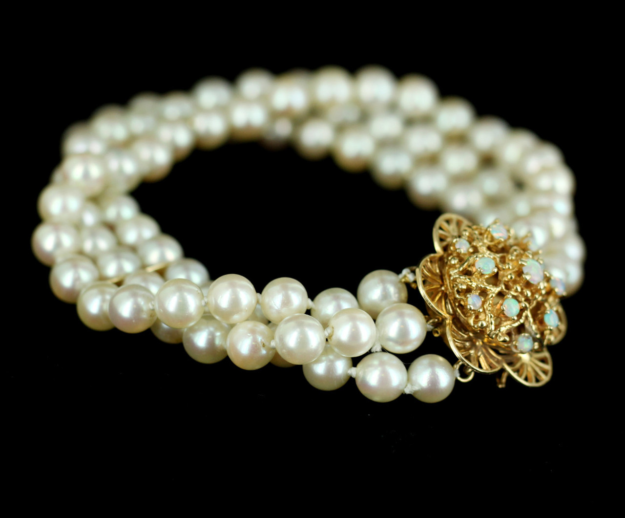 Classic White Japanese Akoya Pearl Bracelet in Gold | Winterson