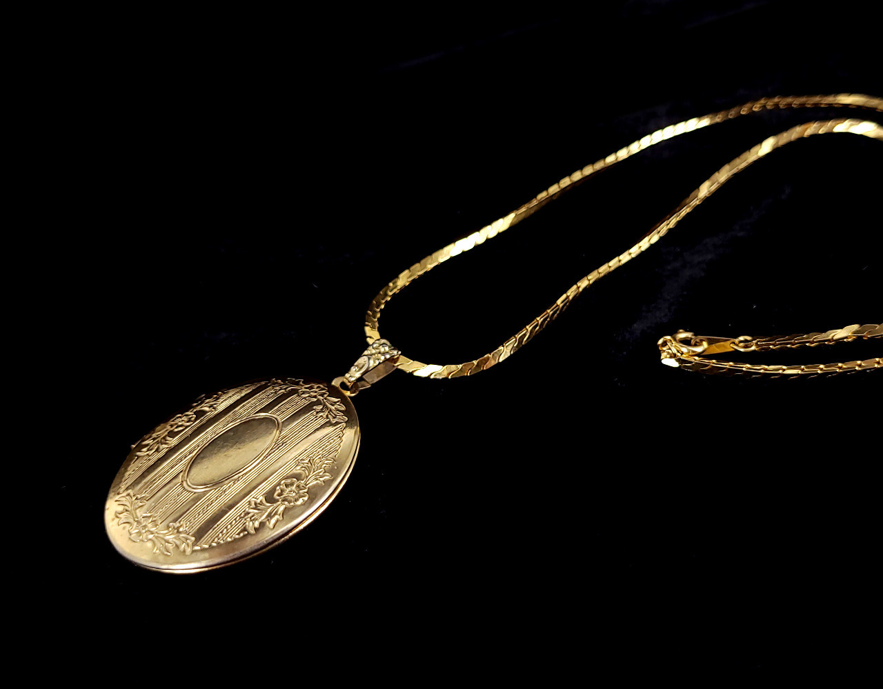 Vintage Engraved Monogram Locket Pendant Necklace 10k Gold 20 Rope Ch –  Jewelryauthority