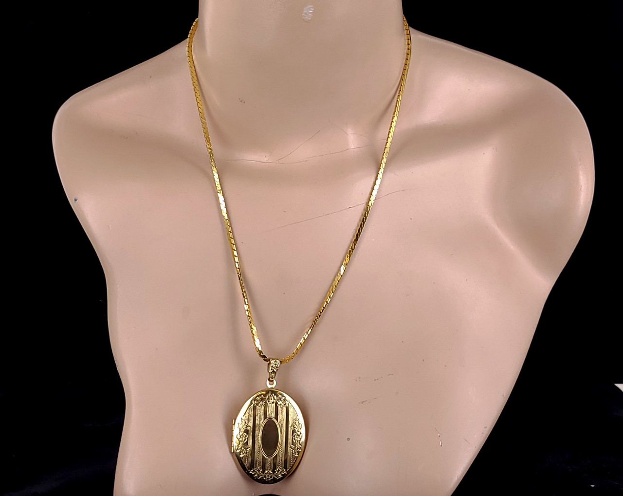 Vintage Engraved Monogram Locket Pendant Necklace 10k Gold 20 Rope Ch –  Jewelryauthority