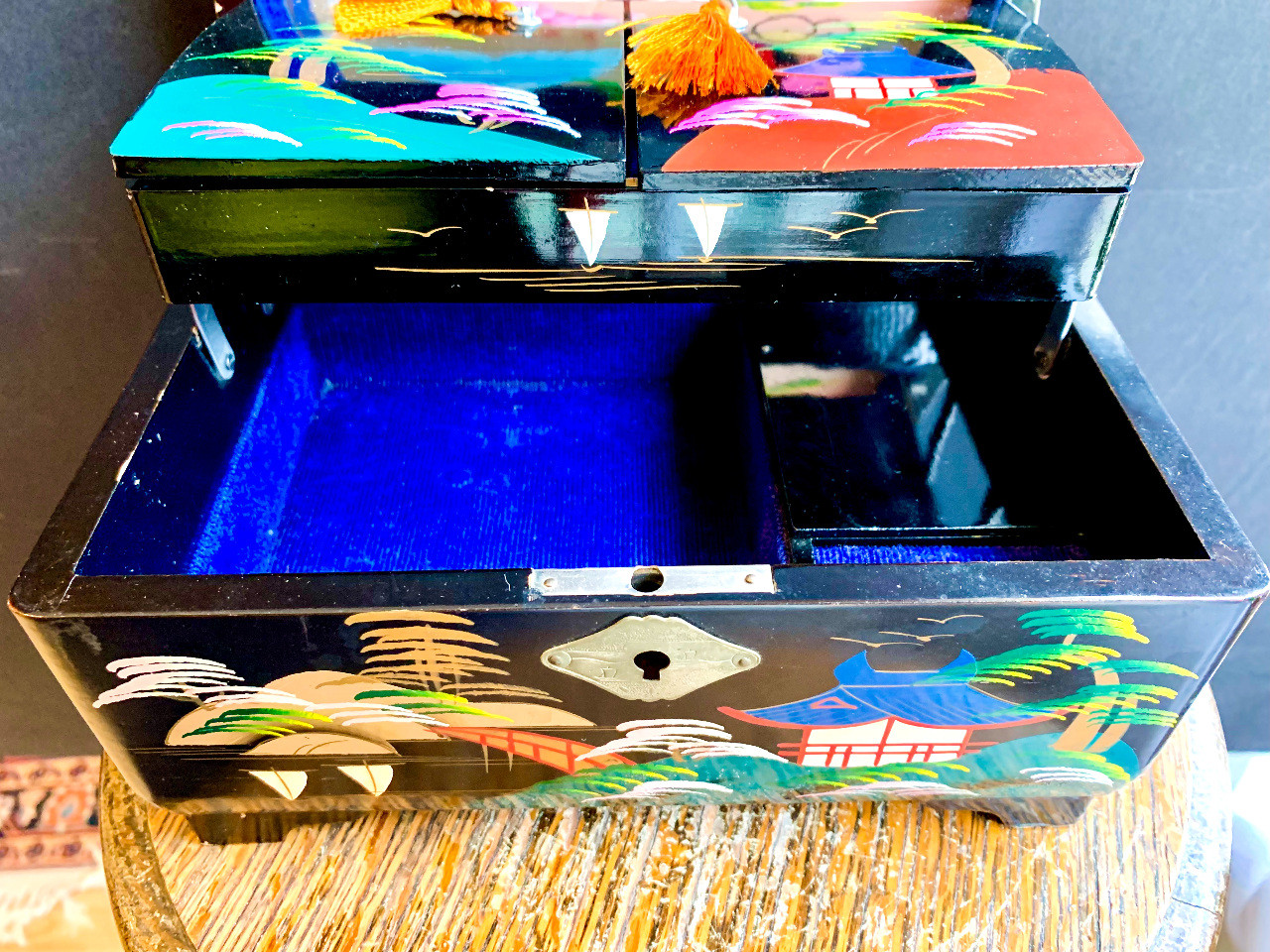 Vintage Black Lacquer Abalone Inlay HP Fuji -Jewelry Music Box
