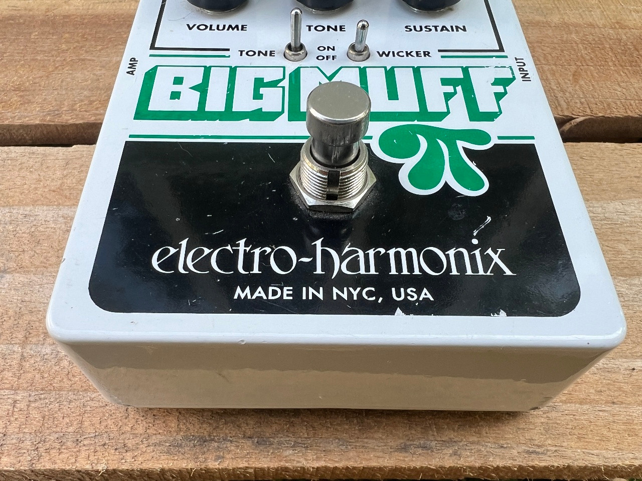 Electro-Harmonix Big Muff Pi with Tone Wicker Fuzz / Distortion