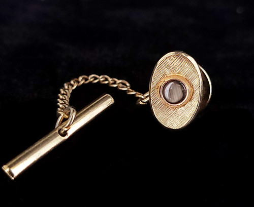 Vintage 14k Yellow Gold Black Star Sapphire Etched Detailing Tie Tack Pin