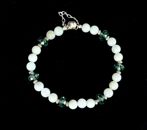 Estate Jade Jadeite Green Glass Bead Gemstone Beaded Magnetic Clasp Bracelet 6.5”