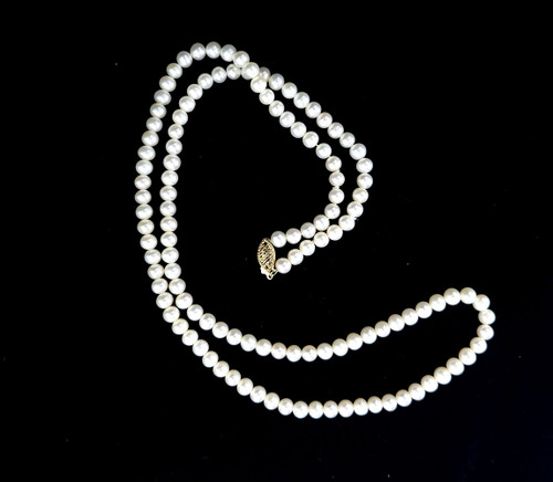 Vintage 14k Yellow Gold 5mm White Cultured Pearl 70s Beaded Necklace 24”