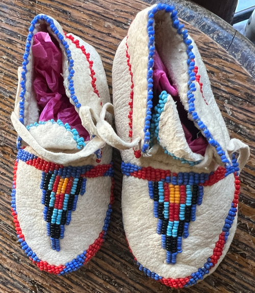 Vintage Native American Blackfoot Great Plains Children’s Beaded Moccasins Hide