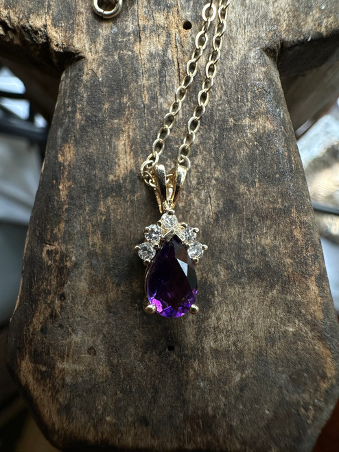 Vintage 14K Gold Pear Cut Amethyst GHI VVS1 - VVS2 .32cttw Diamond Necklace