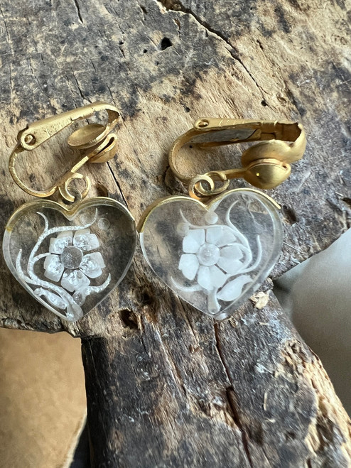 Vintage Art Nouveau Anemone Heart Shape Dangle Drop Lucite GP Clip On  Earrings