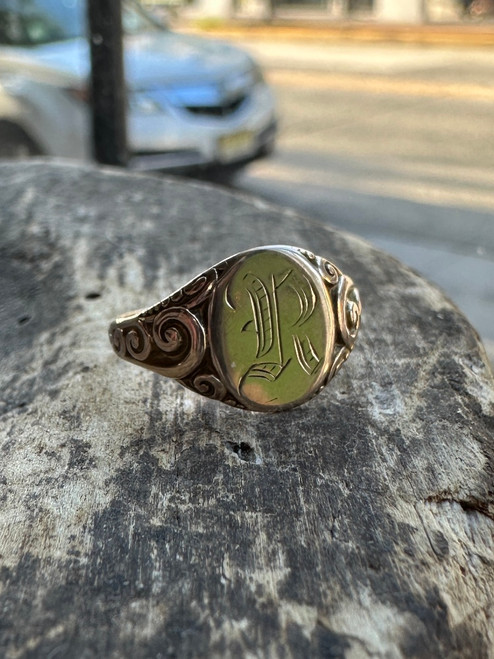 Antique Victorian 10k Gold Engraved “R” Ornate Signet Ring Sz 6