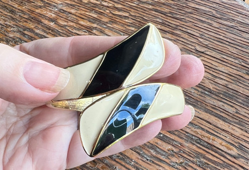 Vintage Trifari Black & Off White Enamel Abstract Look Gold  Clamper Bracelet 7"