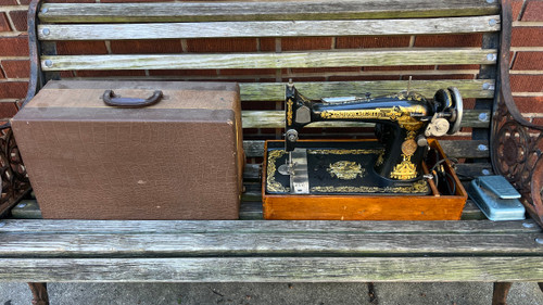 Antique 1917 Singer Model 127 Sewing Machine Sphinx Memphis w/ Case & Foot Pedal