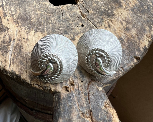 Vintage Crown Trifari Alfred Phillipe Brushed Cone Silver Pl Clip On Earrings