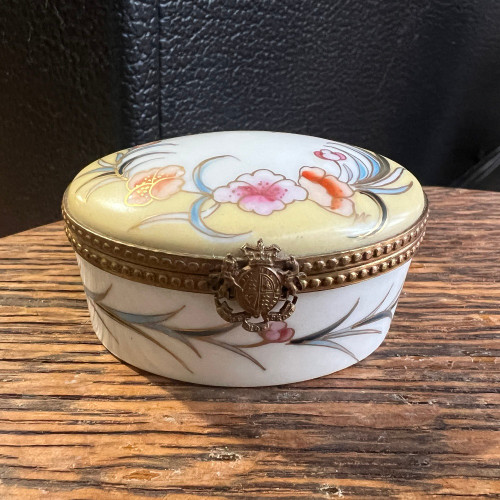 Antique Limoges Peint Main Trinket Box – Order of the Garter Emblem – France