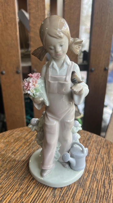Lladro #5217 "Spring Girl" Figurine Bird Flowers Watering Can DAISA