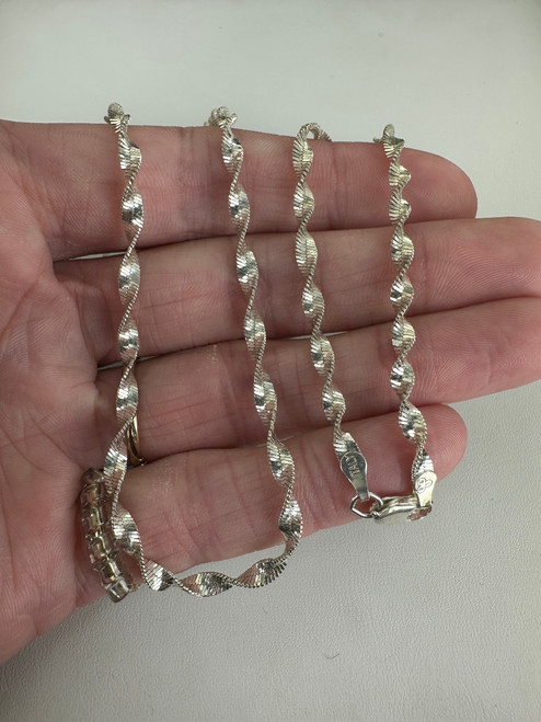 Vintage Sterling Silver Spiral Twisted Herringbone Chain Necklace 24”